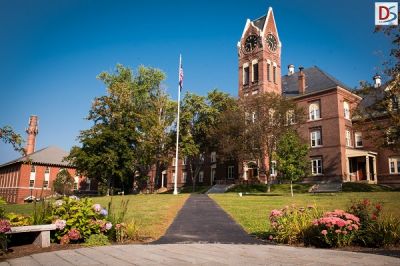 Tilton School, New Hampshire, Trung học Mỹ