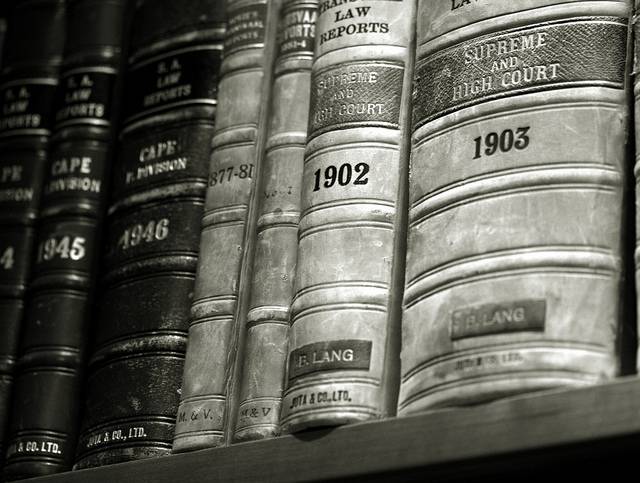 Du học Anh - Applied Law BTEC Level 3 Certificate and Subsidiary Diploma - Guildford College