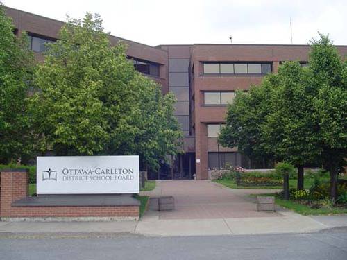 Du học Canada – Lệ phí các trường trung học thuộc Ottawa-Carleton District School Board (OCDSB)