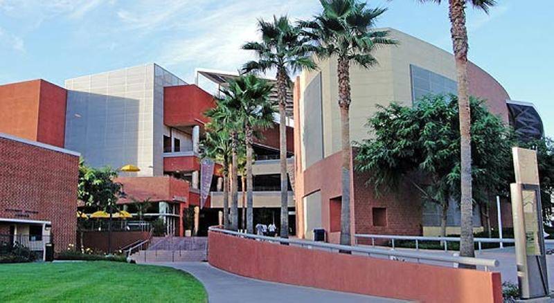 Du học Mỹ - Chương trình tiếng Anh (ELP) tại California State University, Los Angeles