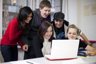 Du học Úc - Các chương trình Academia International liên kết với Holmesglen TAFE