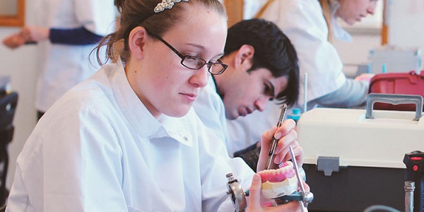 Công nghệ Nha khoa (Dental Technology) tại TAFE NSW
