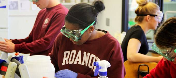 Du học Mỹ - Hóa sinh (Biochemistry) - Roanoke College, Virginia