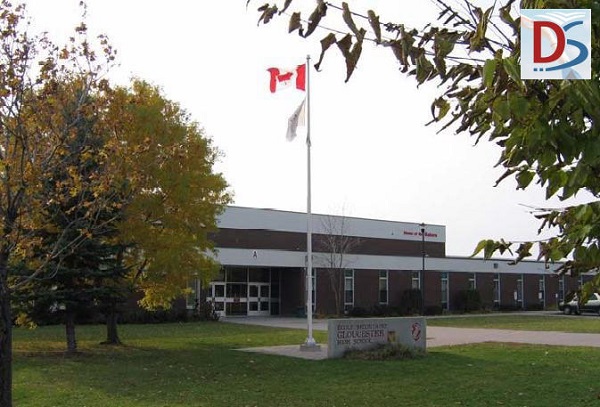 Gloucester High School (Ottawa), trung học Canada