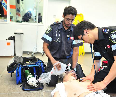 Du học Canada – Chương trình Paramedic của Centennial College