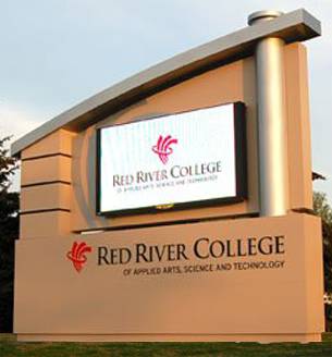 DU HỌC CANADA, WINNIPEG, MANITOBA - TRƯỜNG CAO ĐẲNG RED RIVER KHÔNG NGỪNG PHÁT TRIỂN