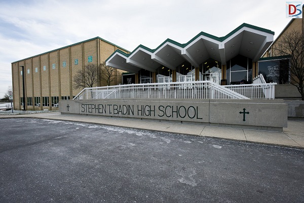Stephen T. Badin High School, Ohio, Trung học Mỹ
